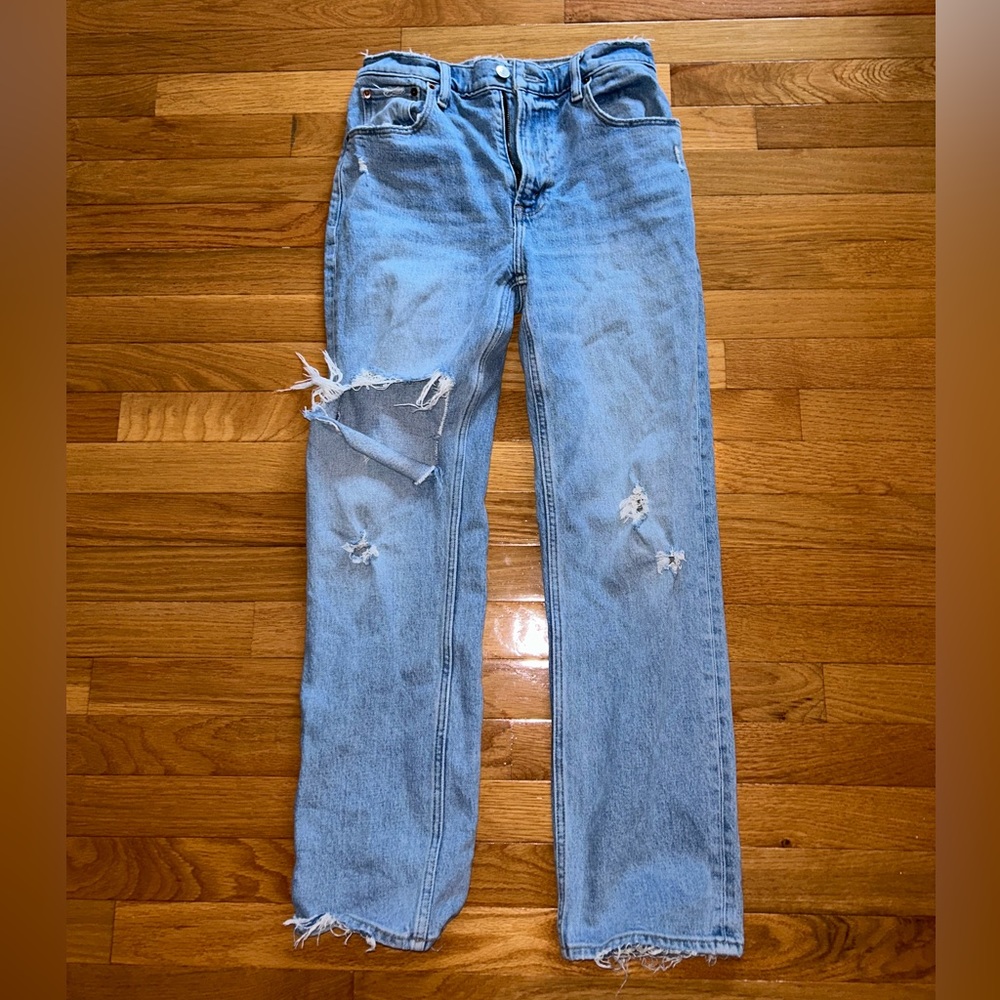 Abercrombie 90s high rise straight leg size 26 short!